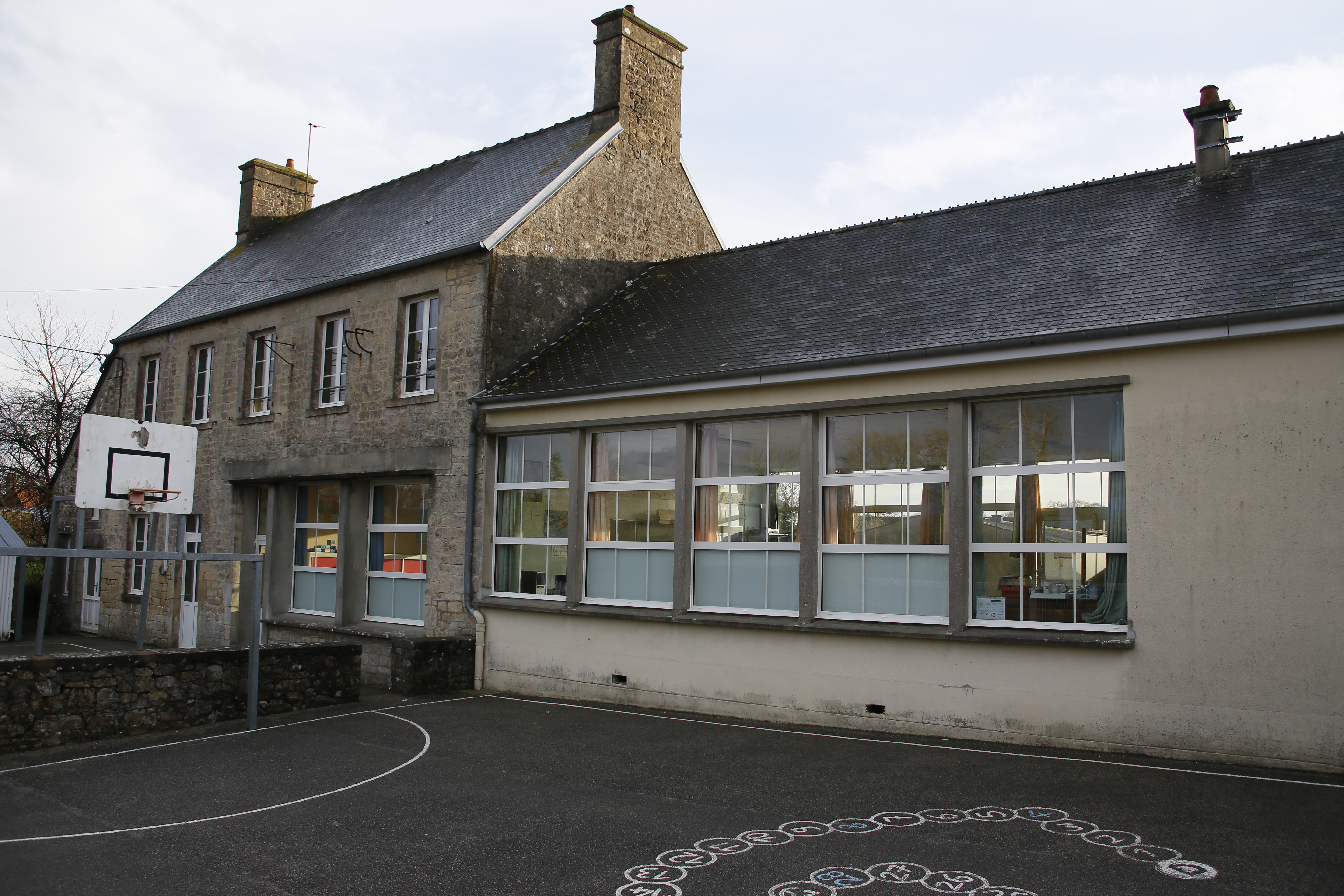 Remplacement des menuiseries bois par des menuiseries alu (50)