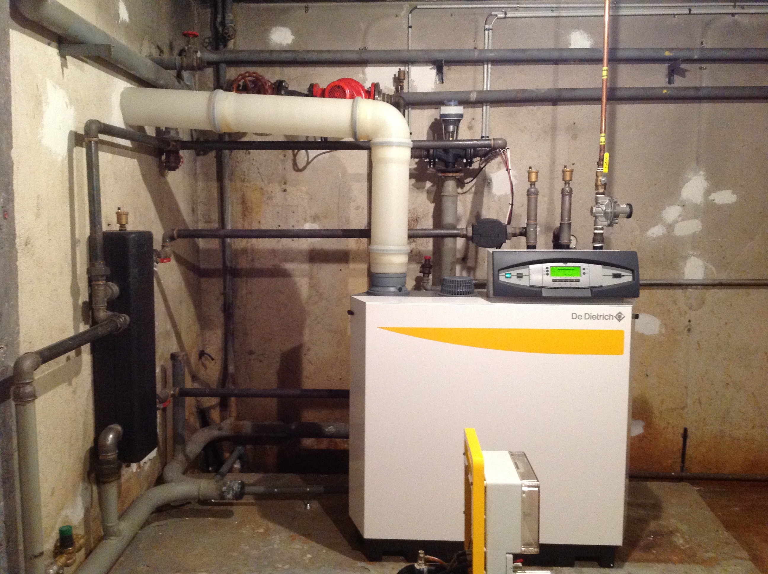 Installation d'une chaudière gaz à condensation avec régulation numérique 